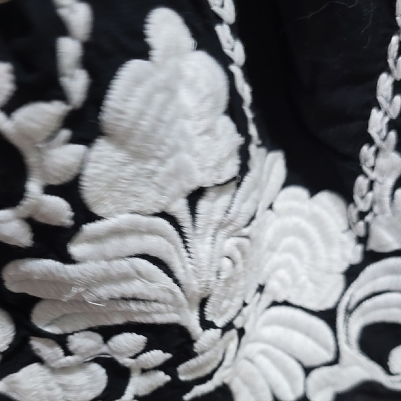 Black and White Floral Embroidered Top - Picture 8 of 11